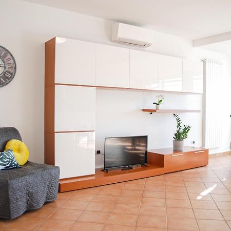 באזיליו Home & Pet - Ontani Attico מראה חיצוני תמונה