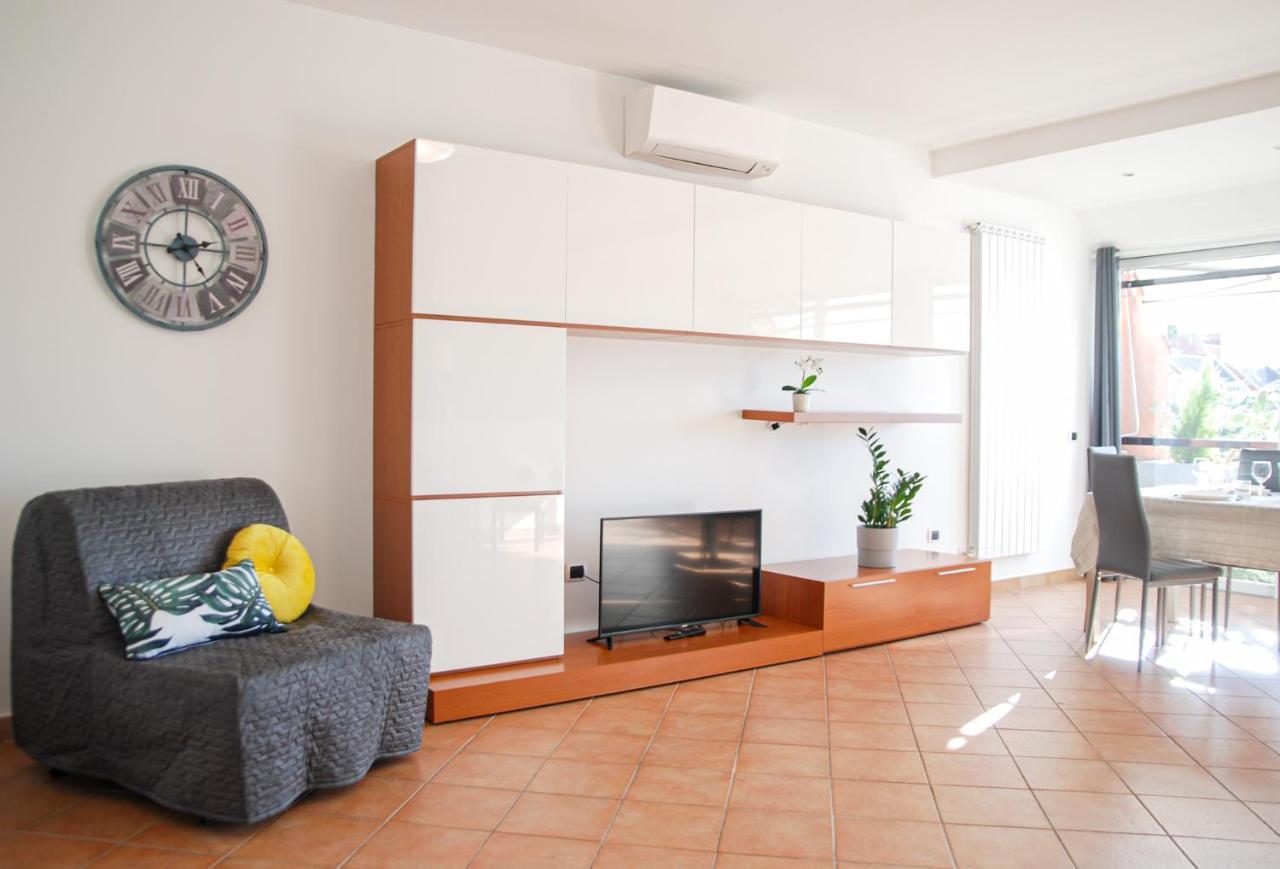 באזיליו Home & Pet - Ontani Attico מראה חיצוני תמונה